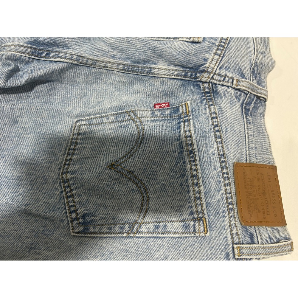 Levis Premium Wedgie Straight Jeans Light Wash Blue Button Fly Denim Womens 28 - Picture 4 of 8